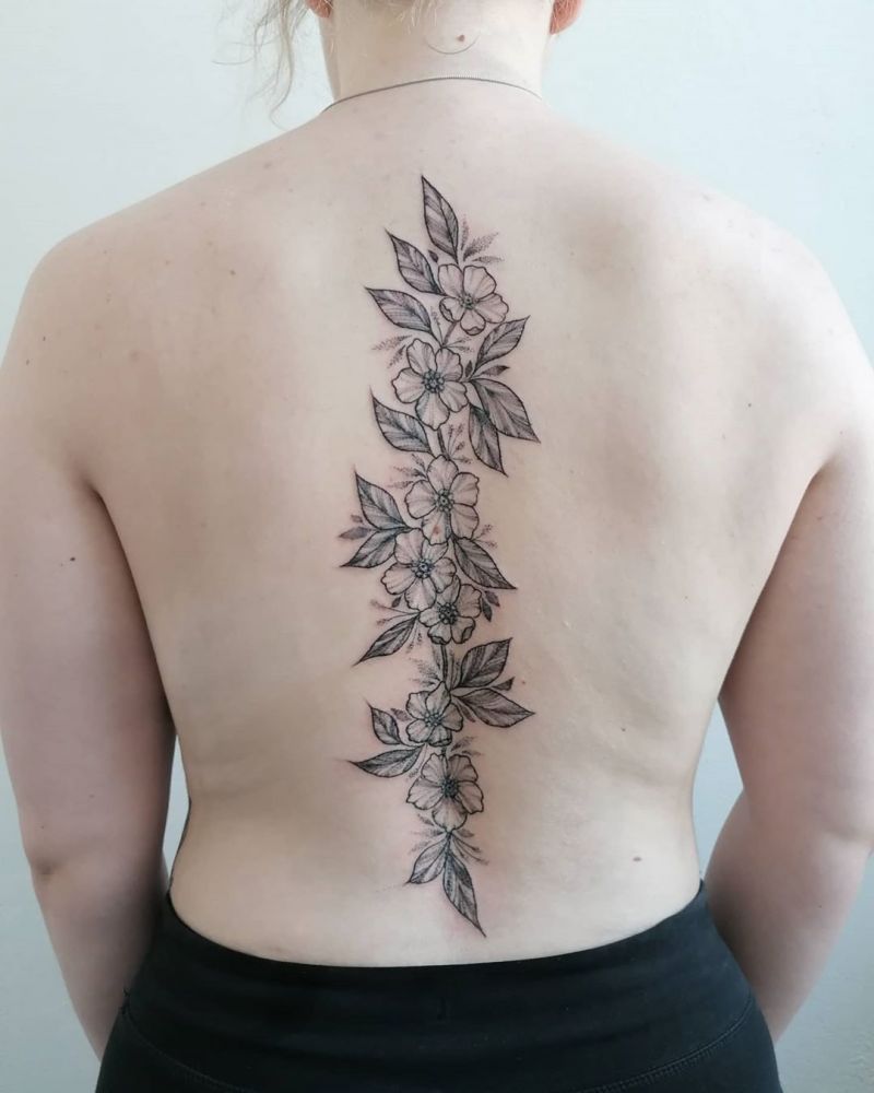 Pretty Spine Tattoos that Make You Sexy