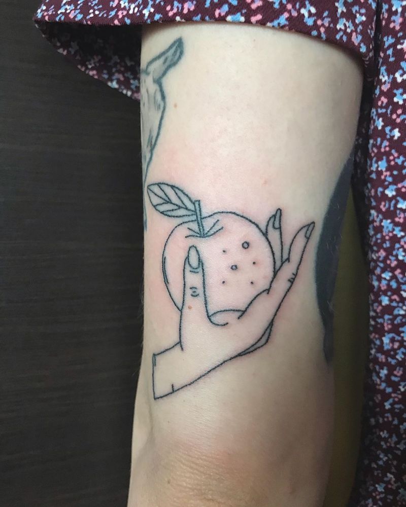 Pretty Apple Tattoos Give You Peace and Health