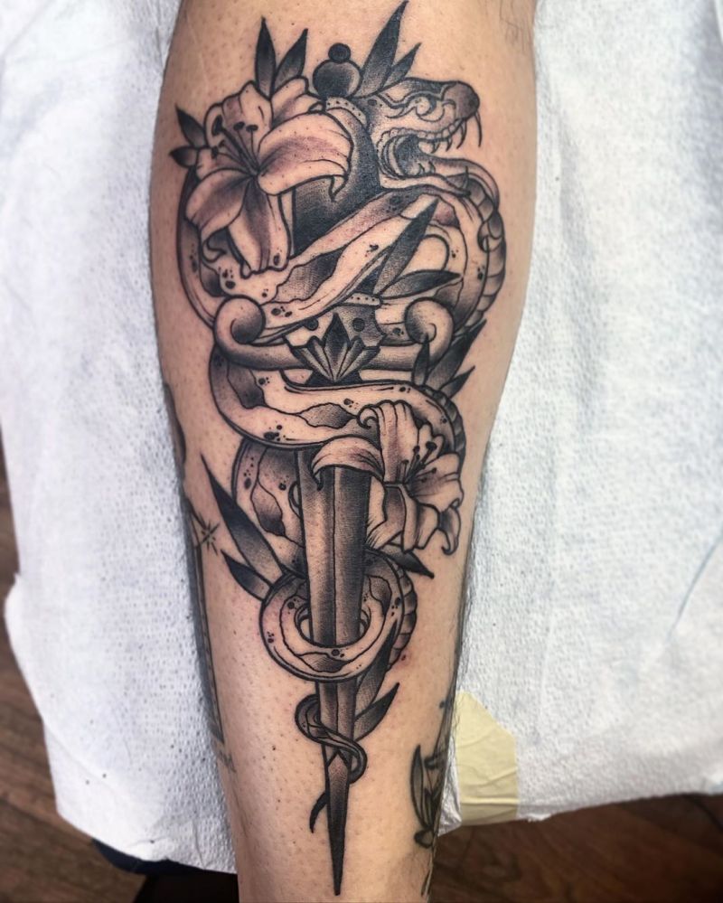 30 Pretty Dagger Tattoos You Will Love