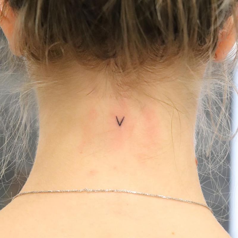 Pretty Back of Neck Tattoo Designs to Inspire You