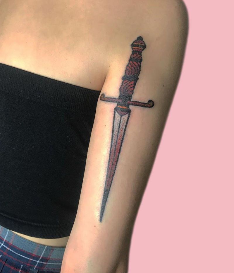 30 Pretty Dagger Tattoos You Will Love