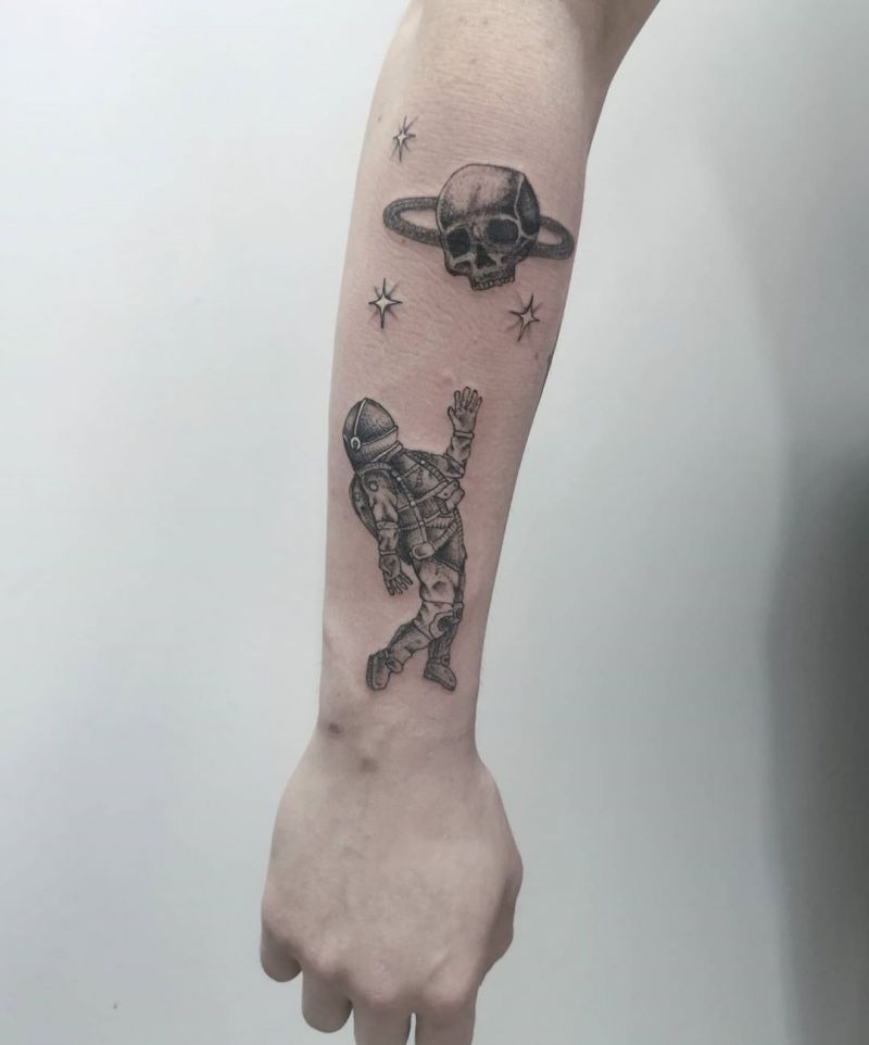 Pretty Saturn Tattoos for You to Enjoy