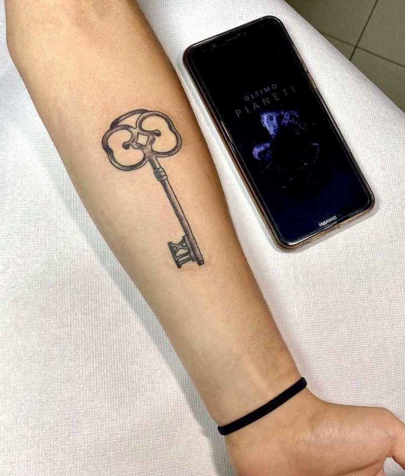 30 Pretty Key Tattoos Let Everything Go Smoothly for You