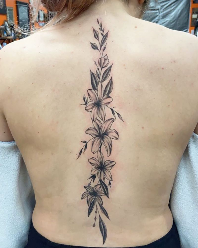 Pretty Spine Tattoos that Make You Sexy