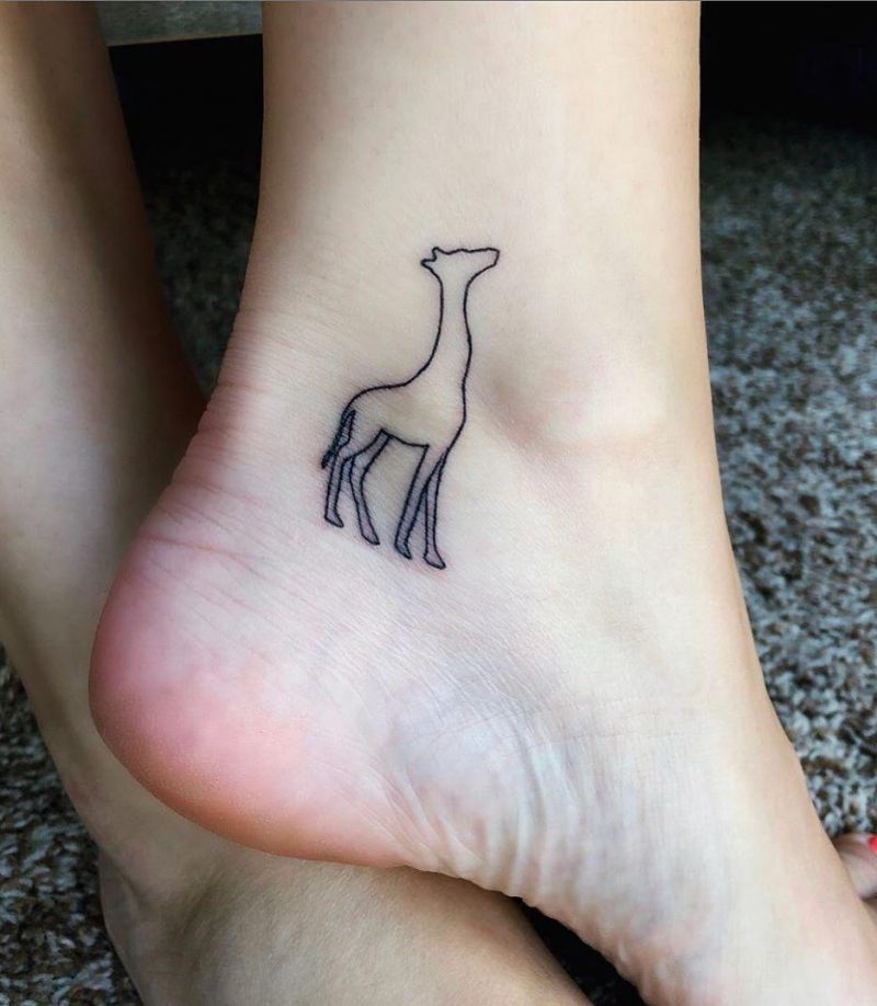 Pretty Giraffe Tattoos to Inspire You