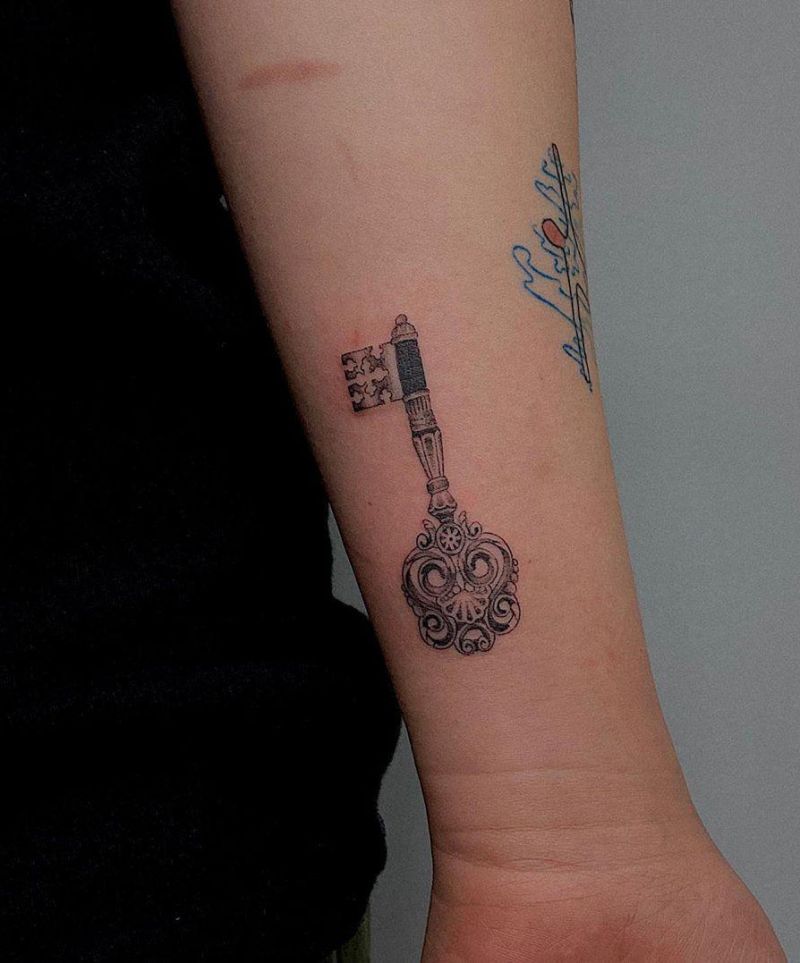 30 Pretty Key Tattoos Let Everything Go Smoothly for You