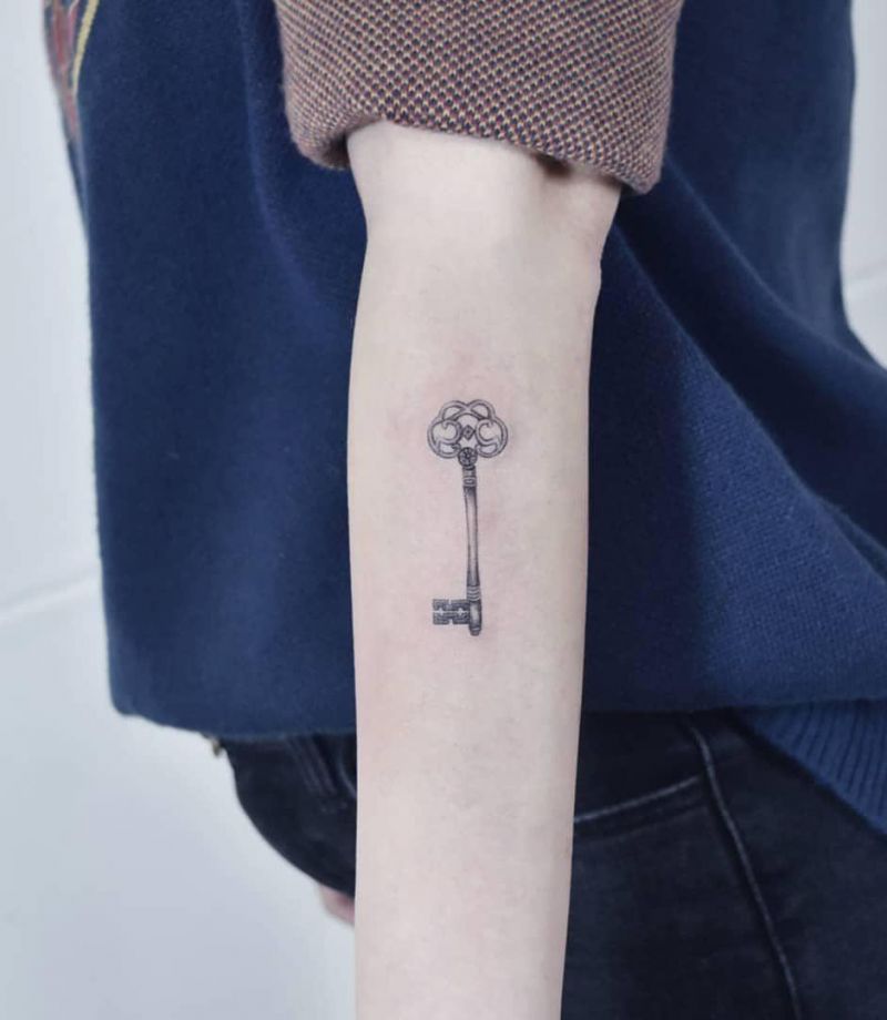 30 Pretty Key Tattoos Let Everything Go Smoothly for You