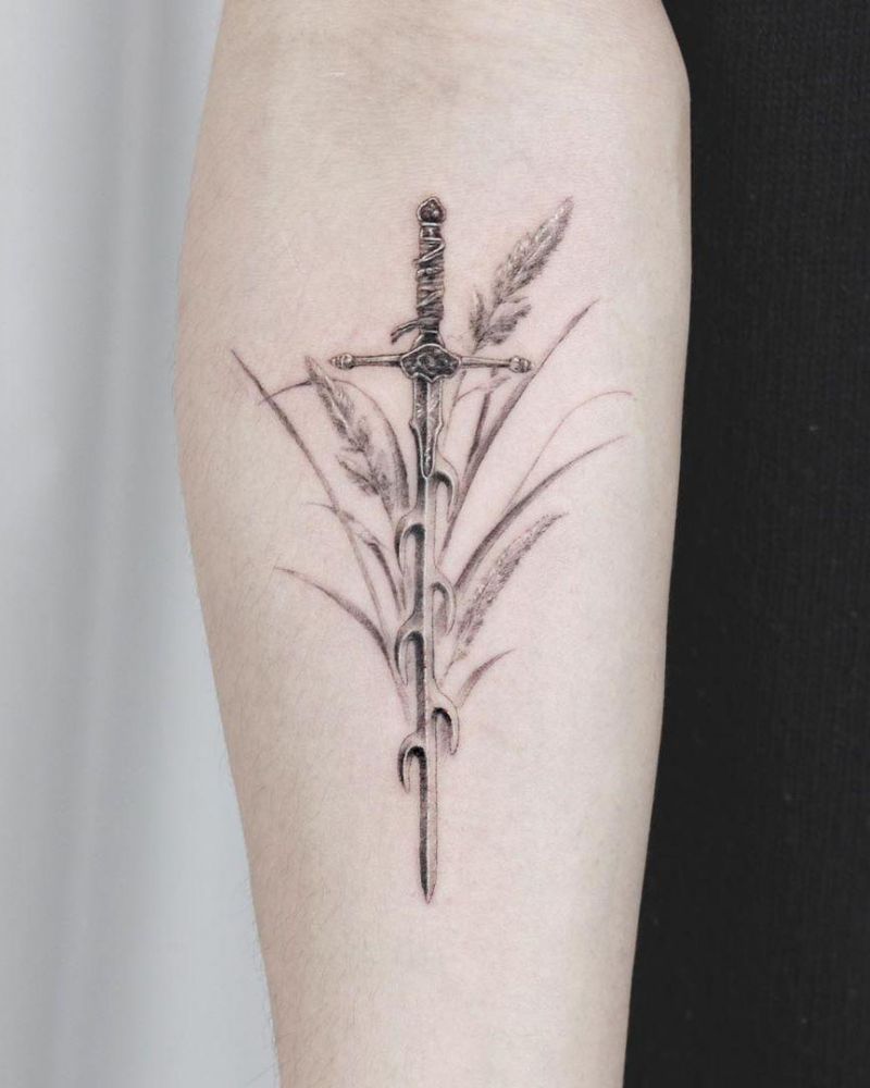 30 Pretty Sword Tattoos to Inspire You