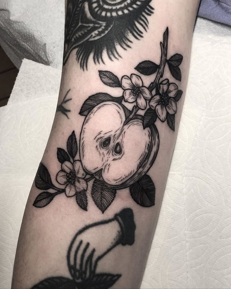 Pretty Apple Tattoos Give You Peace and Health