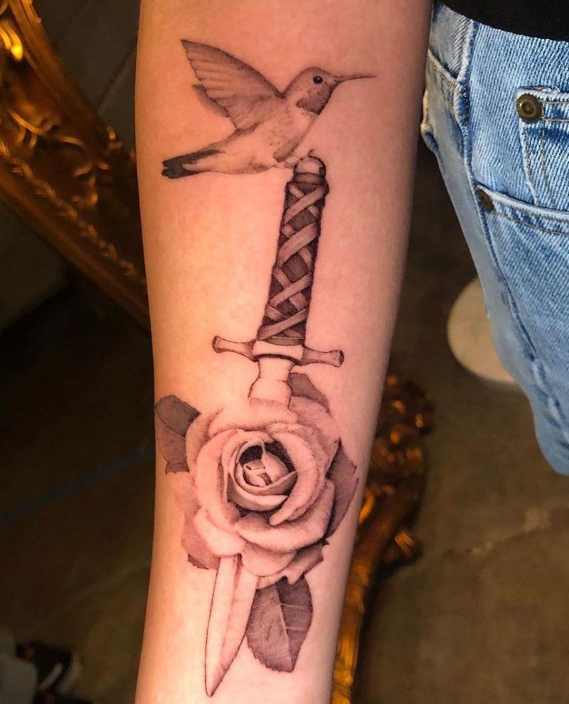 30 Pretty Dagger Tattoos You Will Love