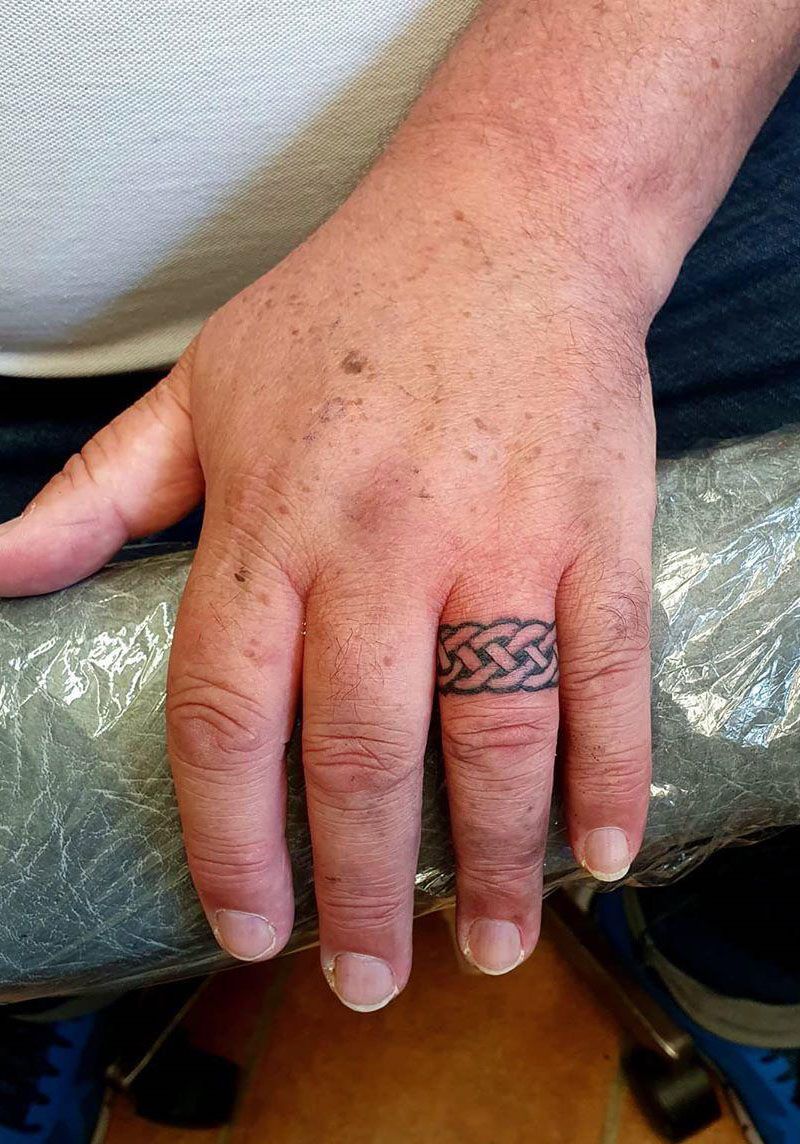 Exquisite Finger Tattoos That Give You a Different Feeling