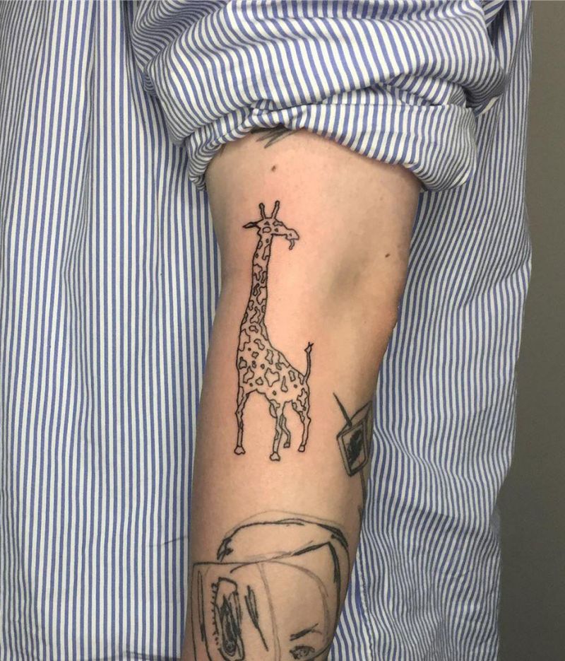 Pretty Giraffe Tattoos to Inspire You