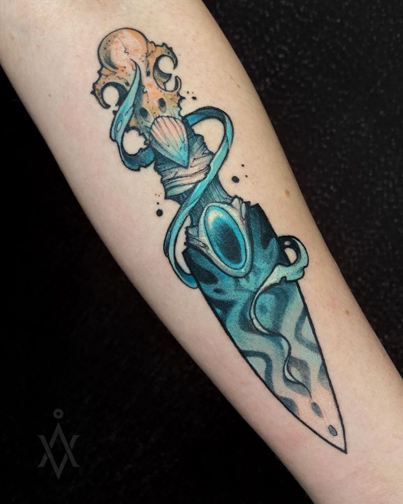 30 Pretty Dagger Tattoos You Will Love