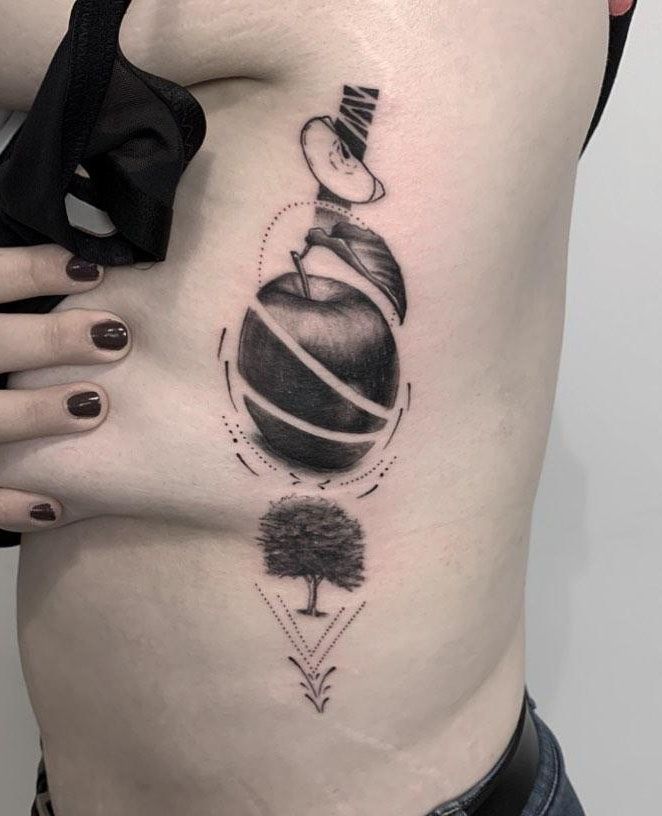 Pretty Apple Tattoos Give You Peace and Health