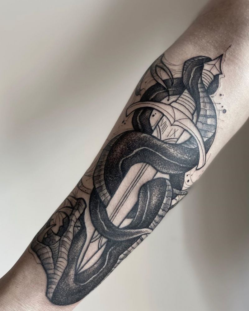 30 Pretty Dagger Tattoos You Will Love