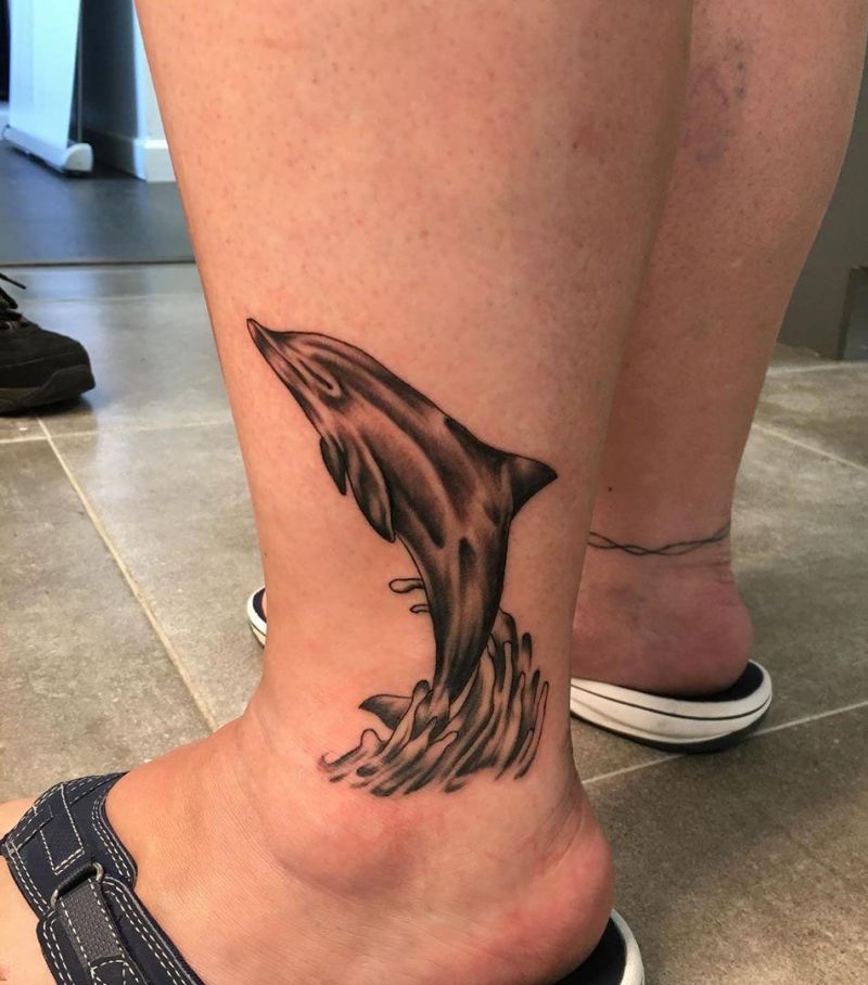 Pretty Dolphin Tattoos That You Can't Miss