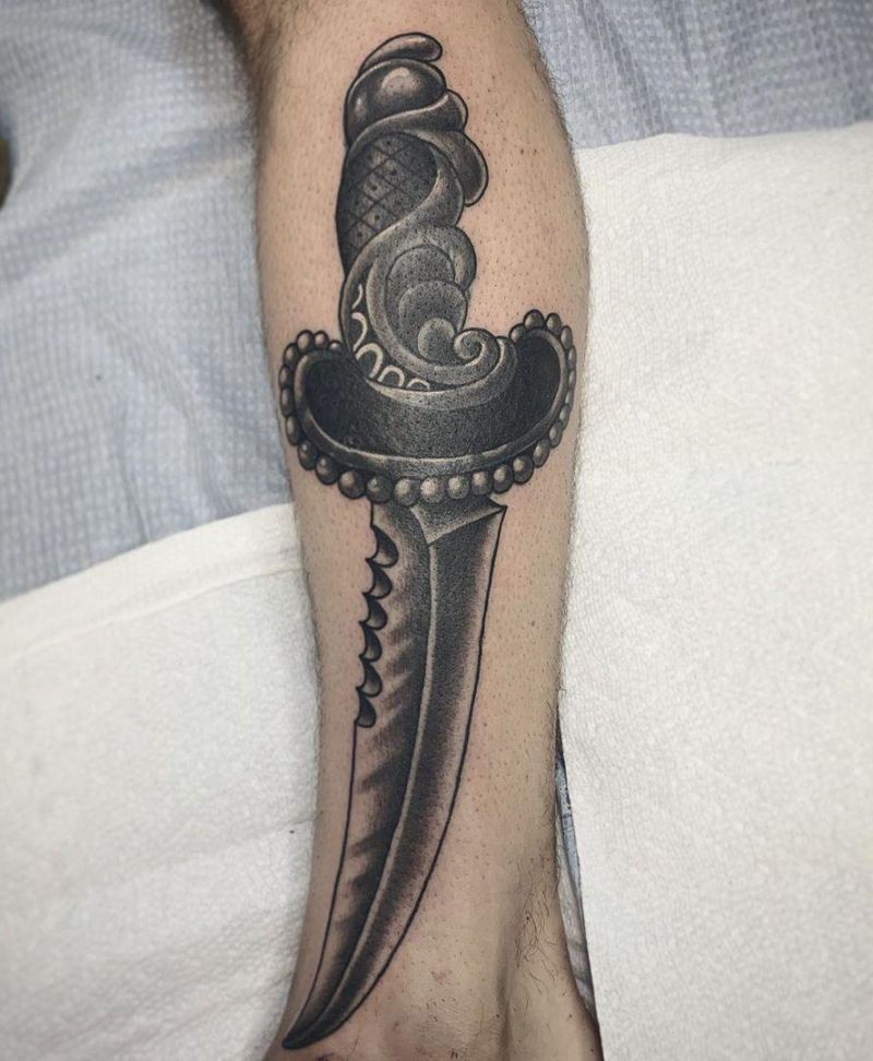 30 Pretty Dagger Tattoos You Will Love