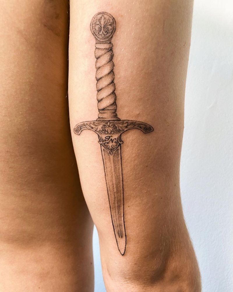 30 Pretty Dagger Tattoos You Will Love