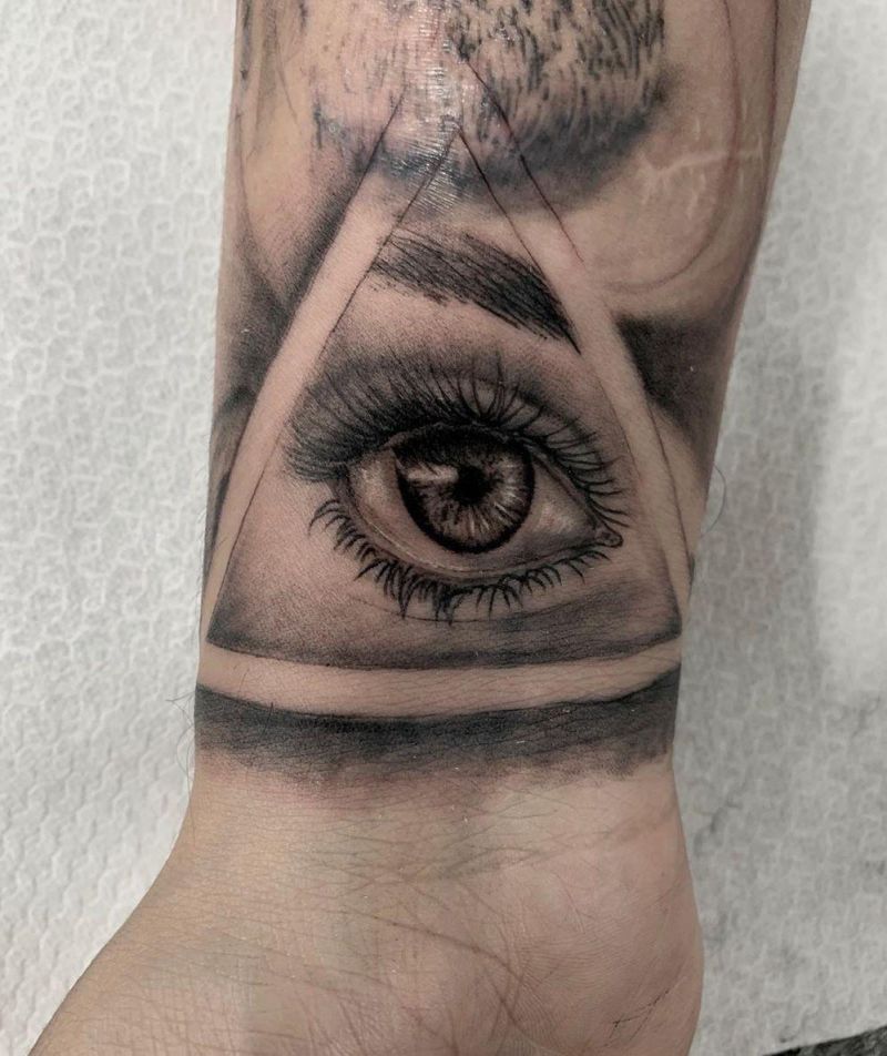 30 Pretty Eyes Tattoos You Will Love