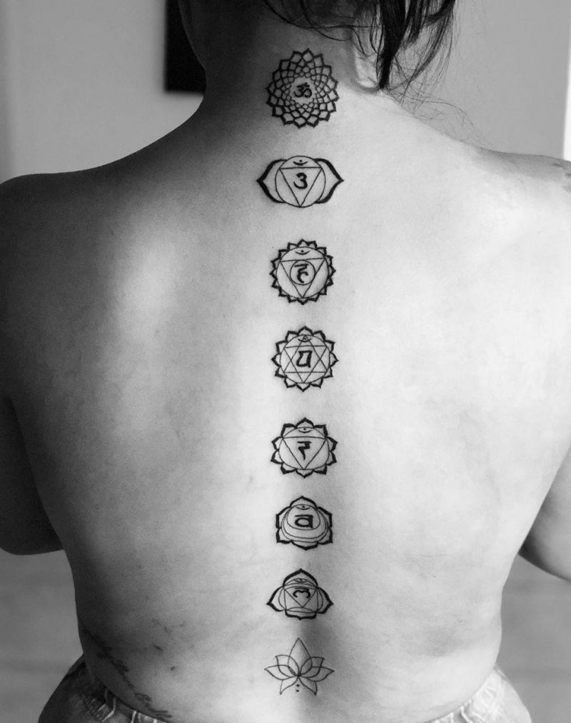 Pretty Spine Tattoos that Make You Sexy