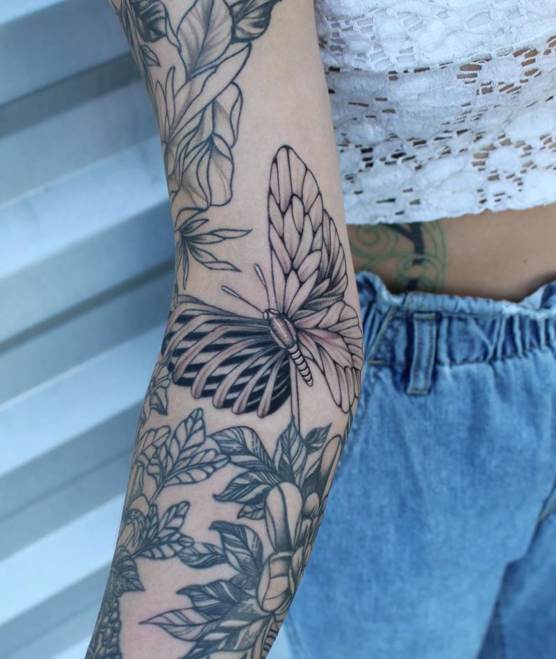 30 Pretty Moth Tattoos You Will Love to Try