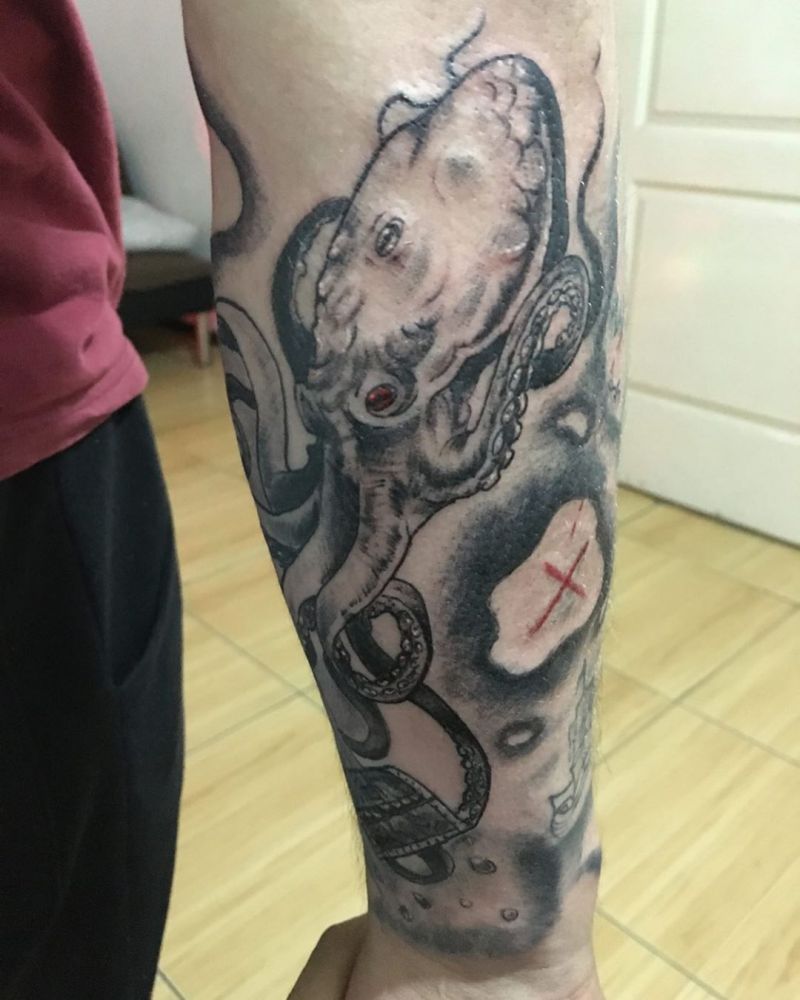 30 Creative Kraken Tattoos to Inspire You