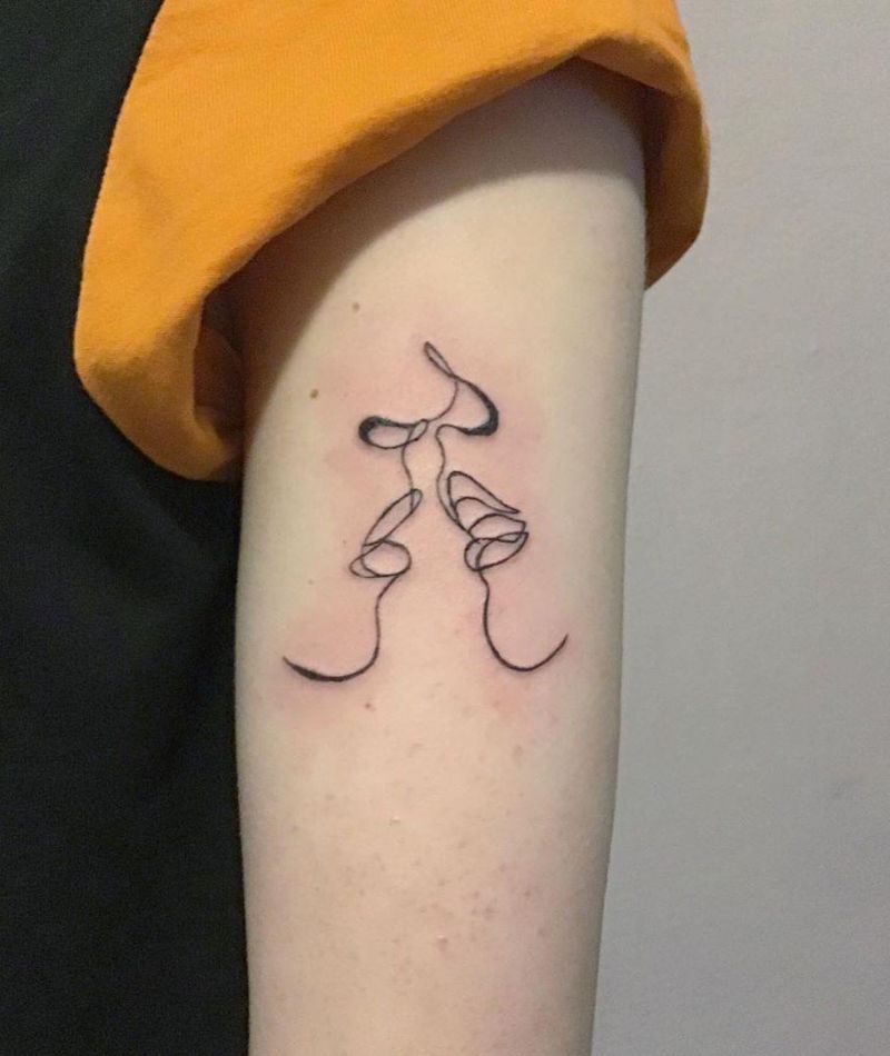 30 Pretty Kiss Tattoos You Will Love