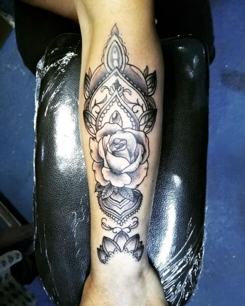 33 Pretty Hindu Tattoos to Inspire You