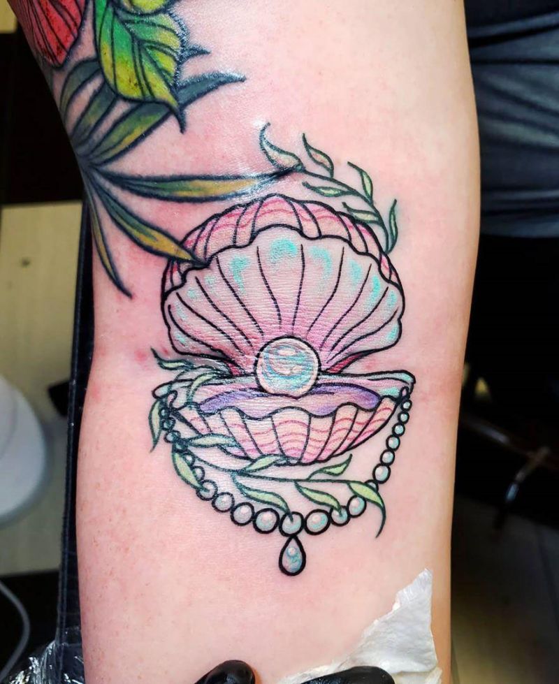 30 Elegant Clam Tattoos for Your Inspiration