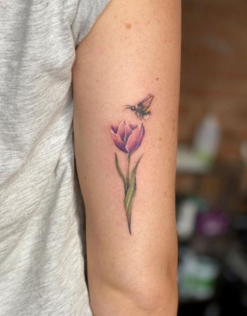 30 Elegant Tulip Tattoos for Women You Will Love