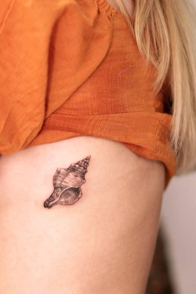 30 Pretty Conch Tattoos You Will Love