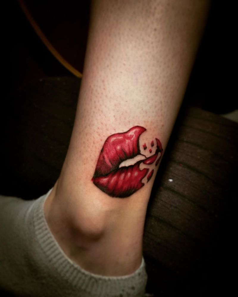 30 Pretty Kiss Tattoos You Will Love