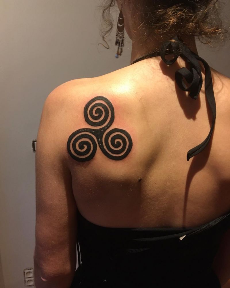 30 Pretty Triskelion Tattoos You Will Love