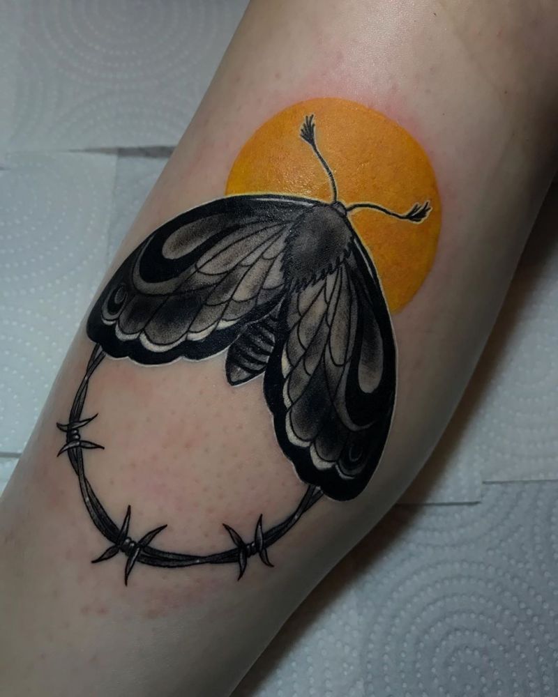 30 Pretty Moth Tattoos You Will Love to Try