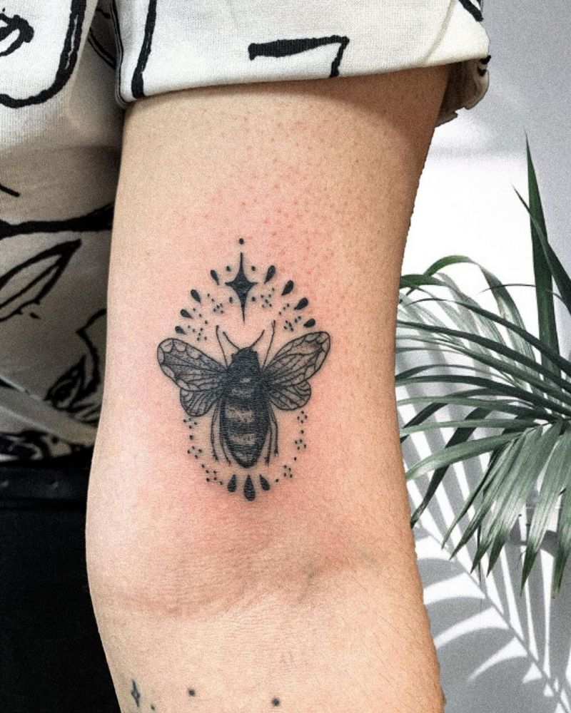 30 Pretty Bee Tattoos Make You Love Work