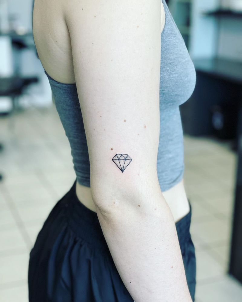 30 Eye Catching Diamond Tattoos Make You the Focus