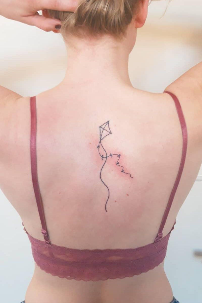 30 Creative Kite Tattoos Give You Inspiration