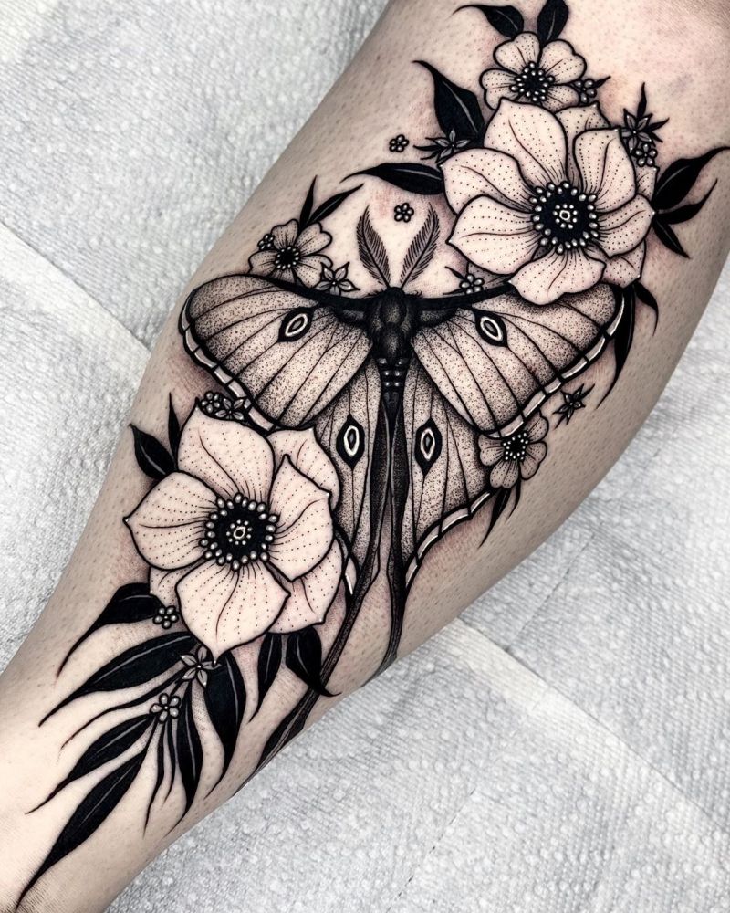 30 Pretty Moth Tattoos You Will Love to Try