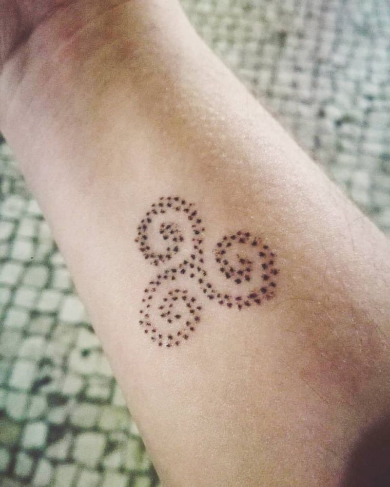 30 Pretty Triskelion Tattoos You Will Love