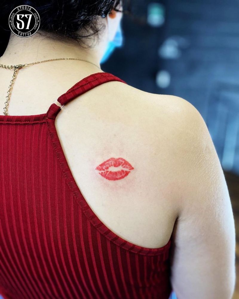 30 Pretty Kiss Tattoos You Will Love