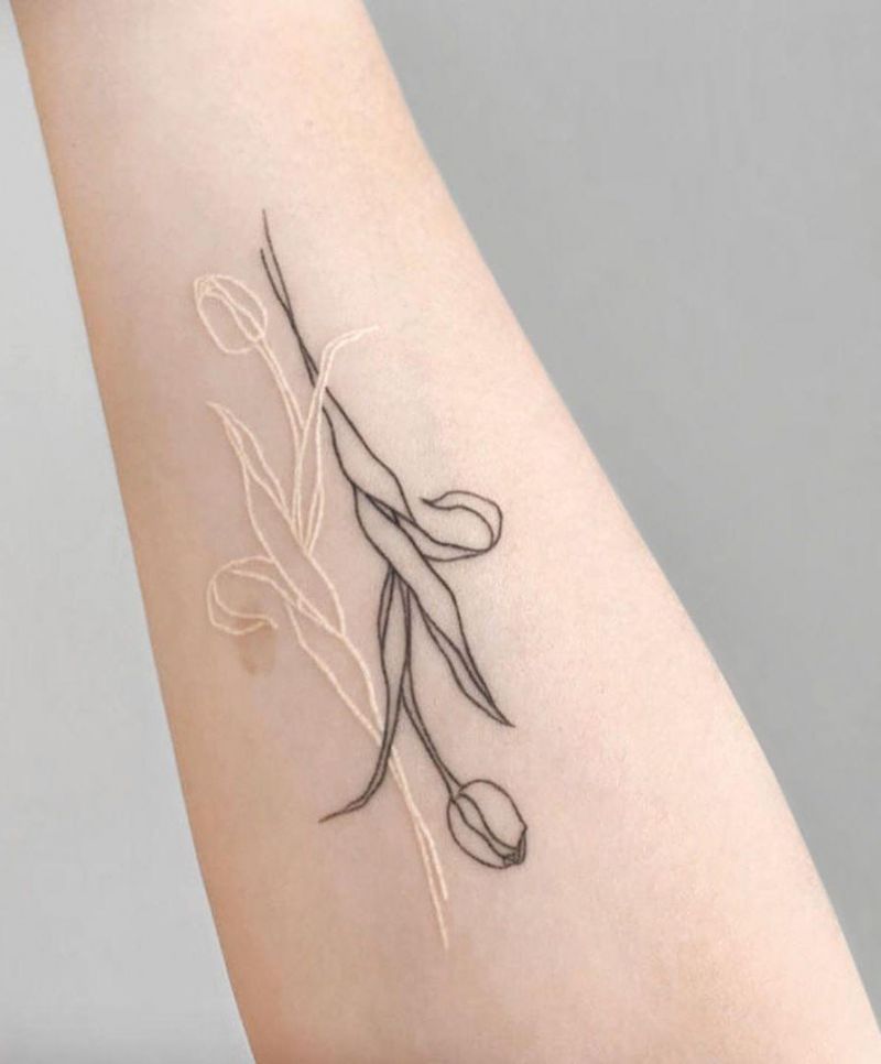 30 Elegant Tulip Tattoos for Women You Will Love