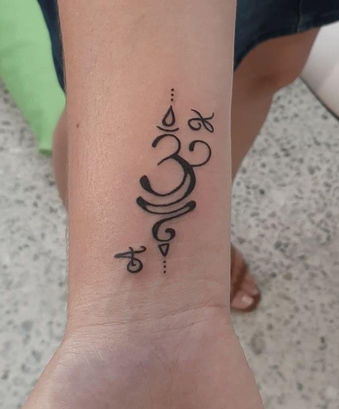 33 Pretty Hindu Tattoos to Inspire You