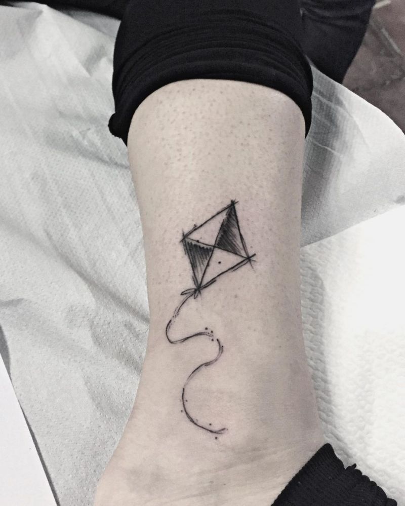 30 Creative Kite Tattoos Give You Inspiration