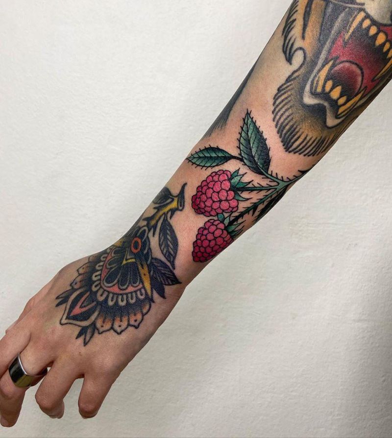 30 Elegant Raspberry Tattoos You Can't Help Trying