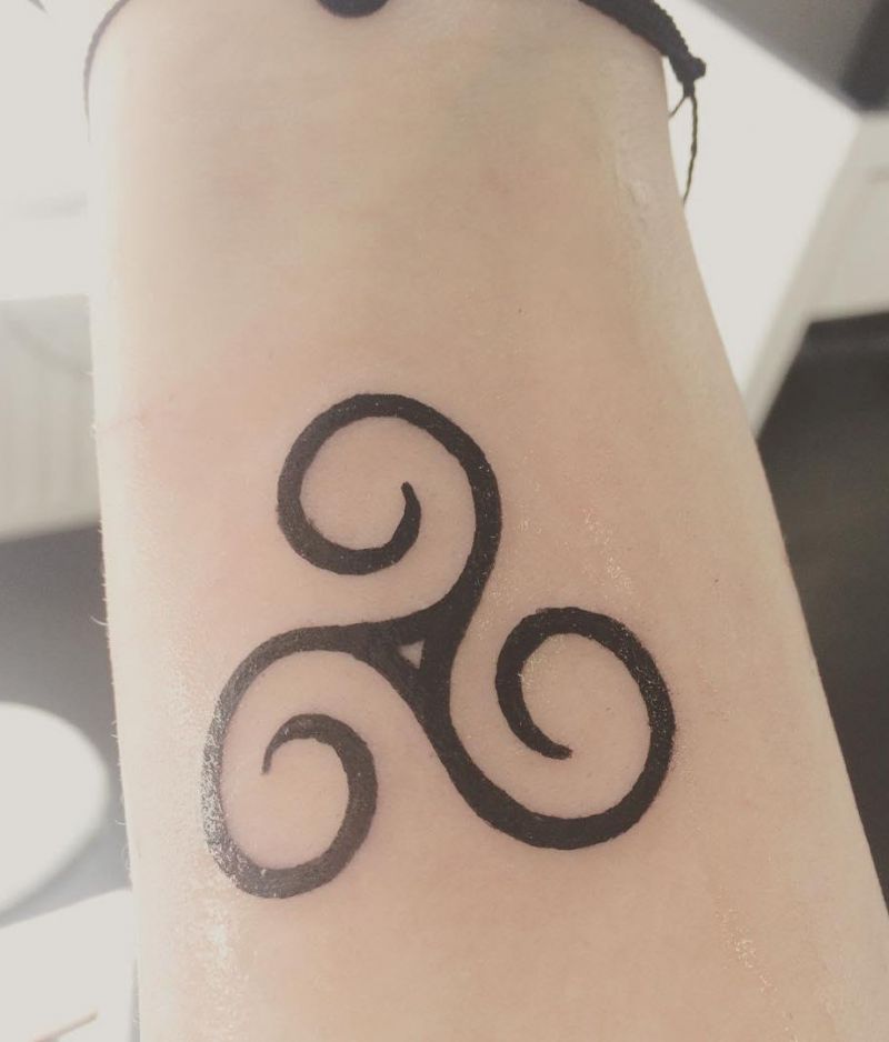 30 Pretty Triskelion Tattoos You Will Love