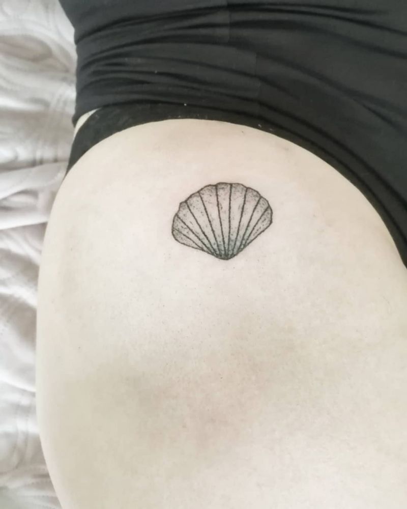 30 Elegant Clam Tattoos for Your Inspiration