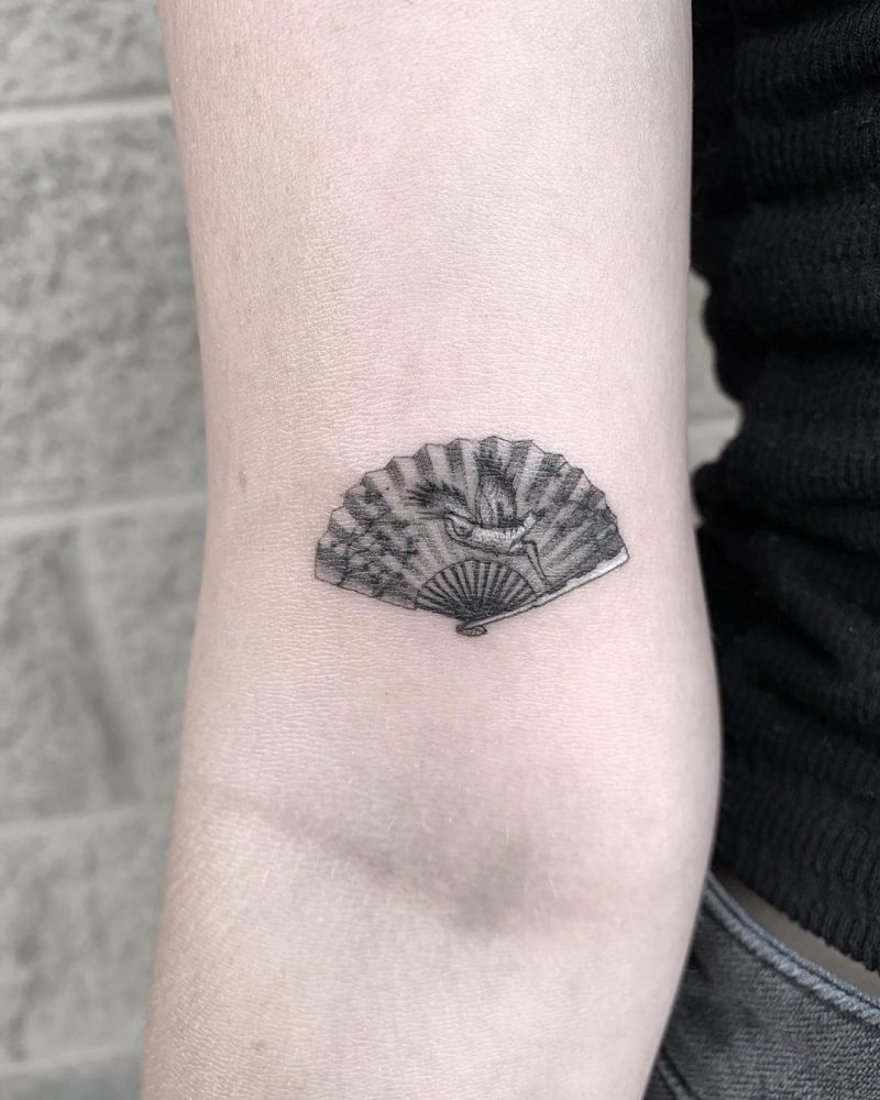 30 Pretty Fan Tattoos for Your Inspiration