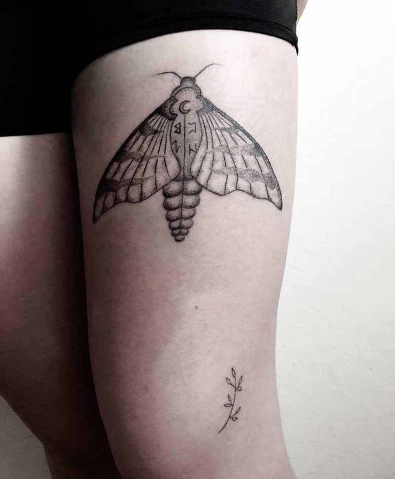 30 Pretty Moth Tattoos You Will Love to Try