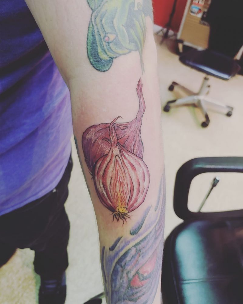 30 Pretty Onion Tattoos for Your Inspiration