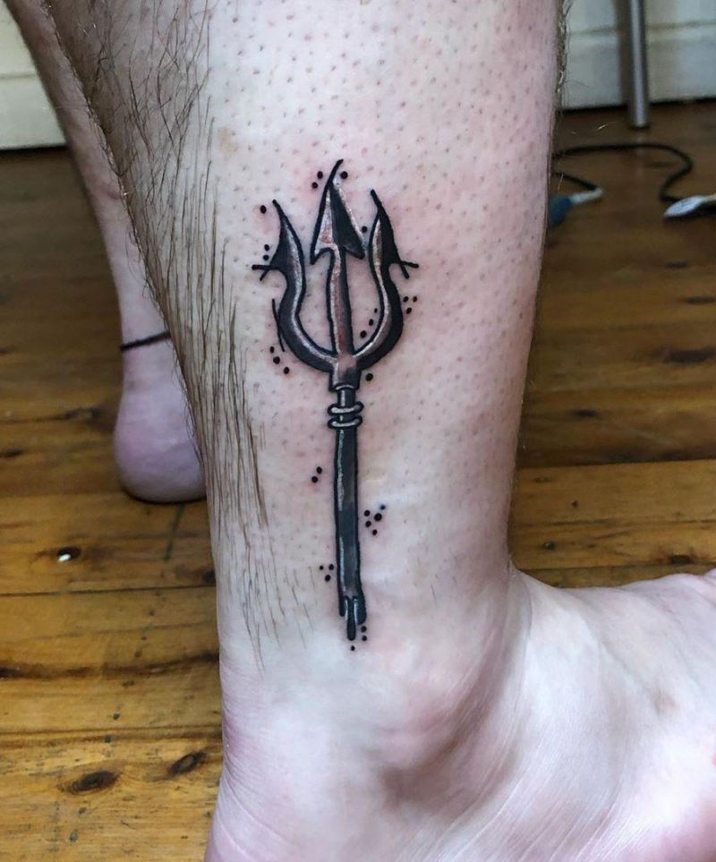 30 Creative Trident Tattoos for Your Inspiration